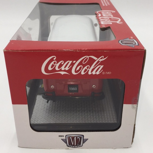 Coca-Cola Bottling 1960 VW Delivery Van Die Cast 1:24 Scale Limited Edition New - Picture 3 of 12